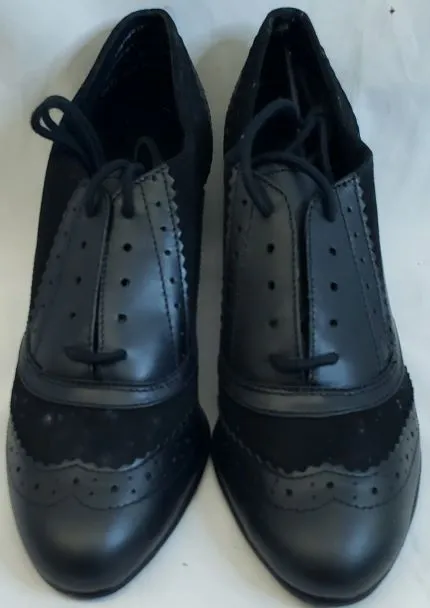 Durable Build Hiking Trails Surf Step 2" Victoria -- Women's Character Oxford -- Black