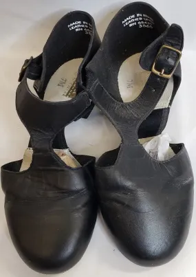 .75" Peigi -- Split Sole Teaching Shoe -- Black Stable Athletic