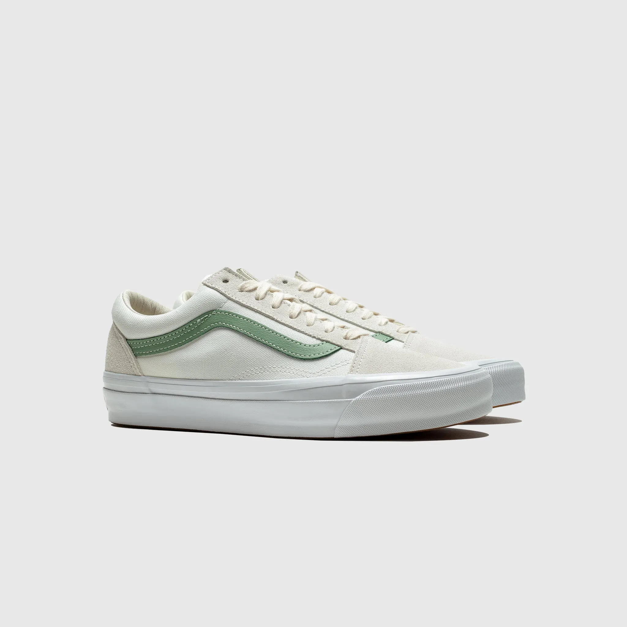 OLD SKOOL 36 LX Brave Walk