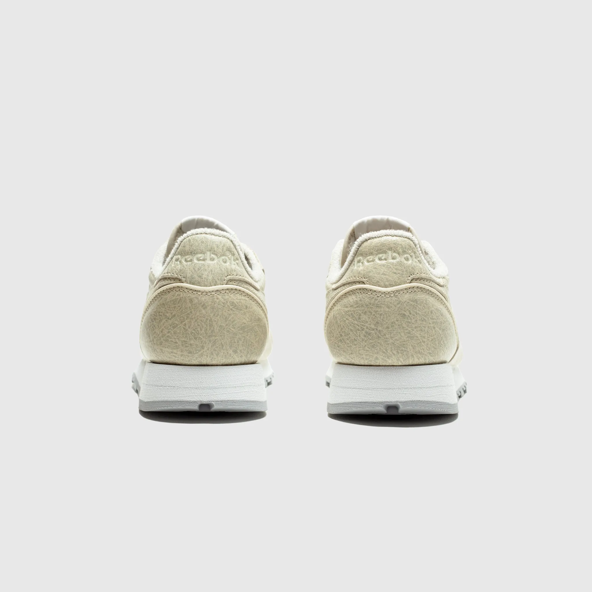 CLASSIC LEATHER X EAMES Sand Move Durable Build Minimalist Fans