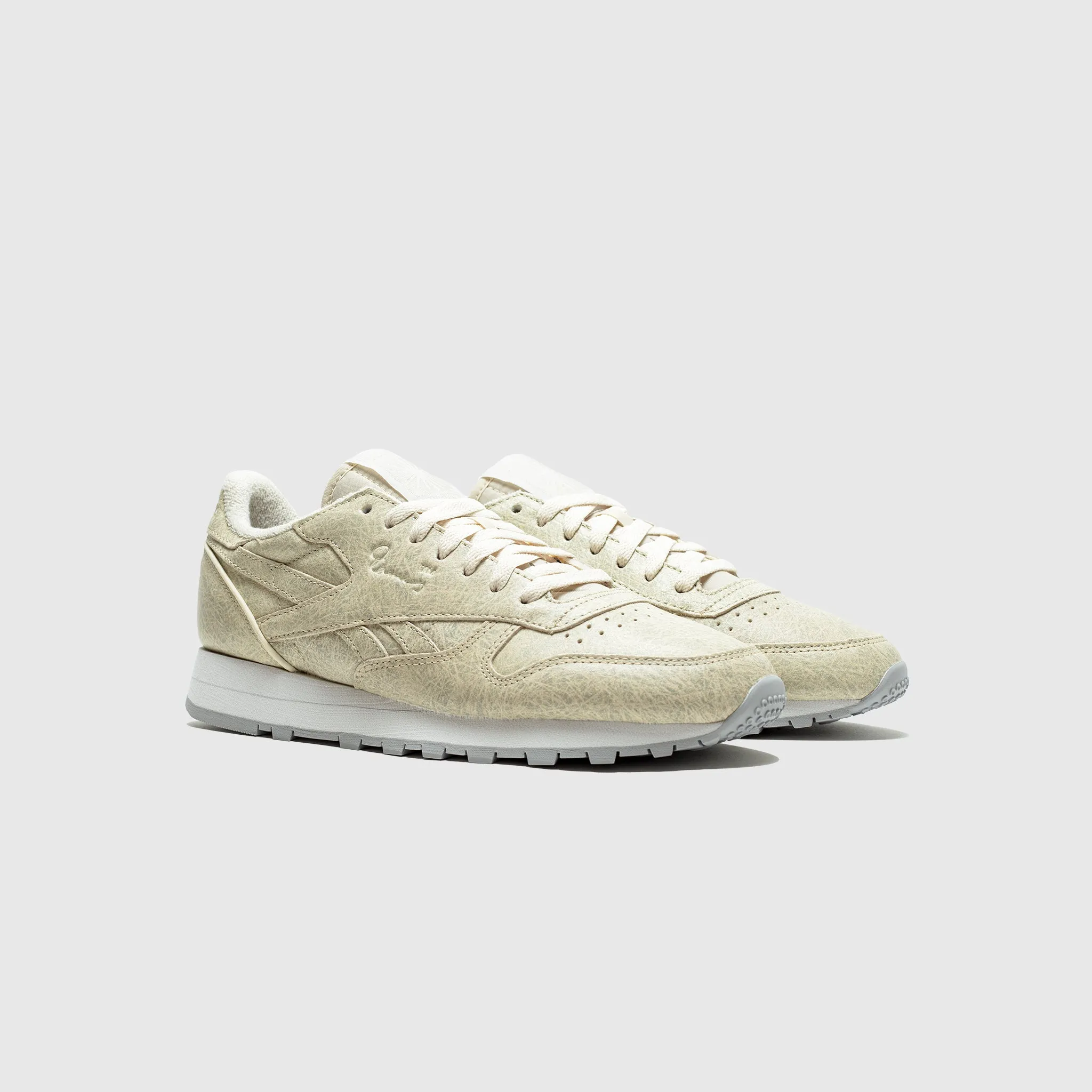 CLASSIC LEATHER X EAMES Week Easy