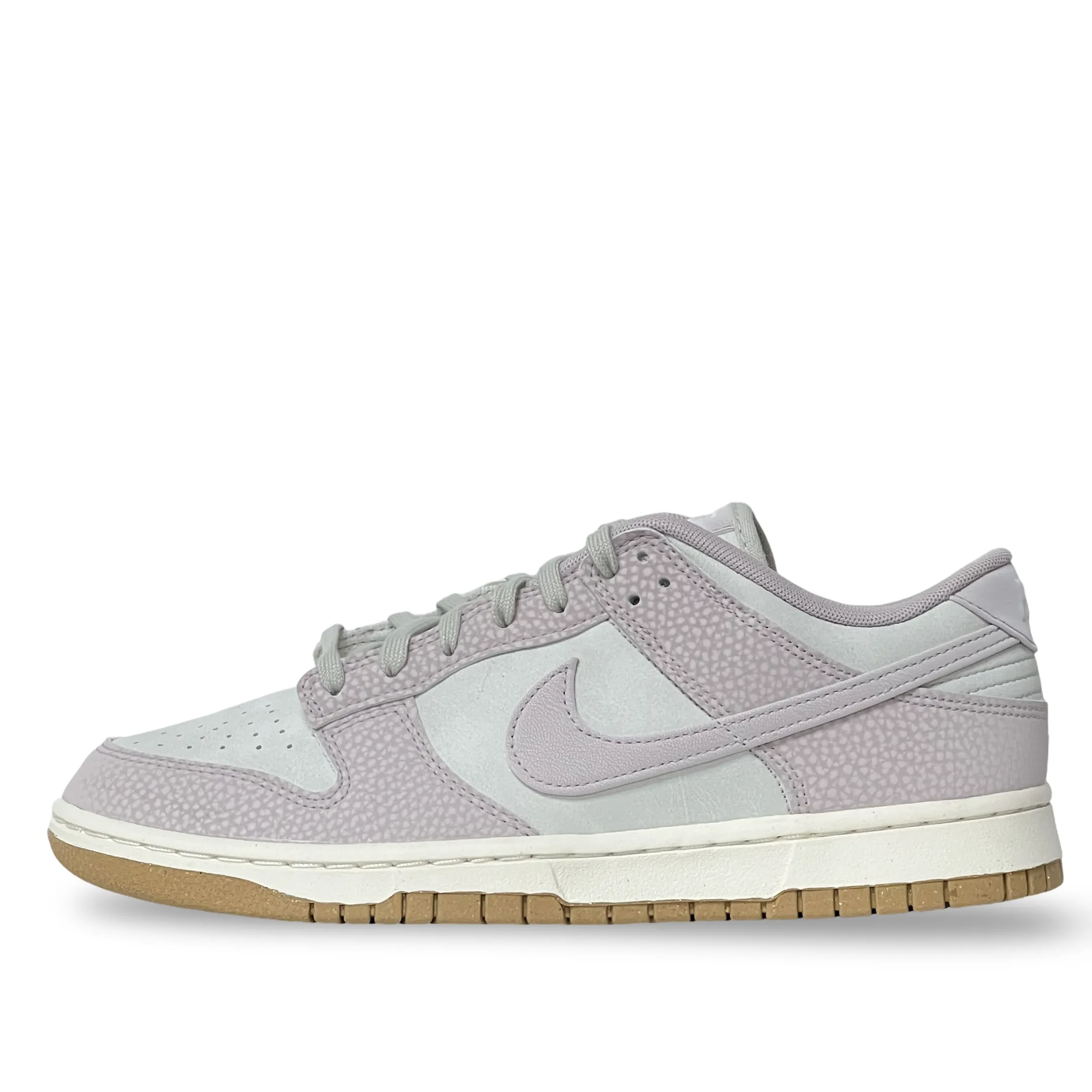 WMNS Nike Dunk Low PRM Next Nature Platinum Violet Travel Light Moisture wicking