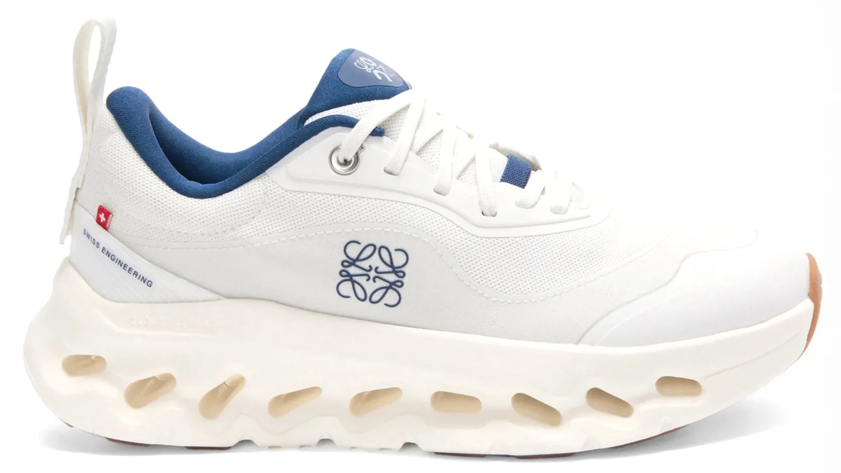 material All Weather Urban Walkers On Running Cloudtilt 2.0 LOEWE White Navy (Women's)