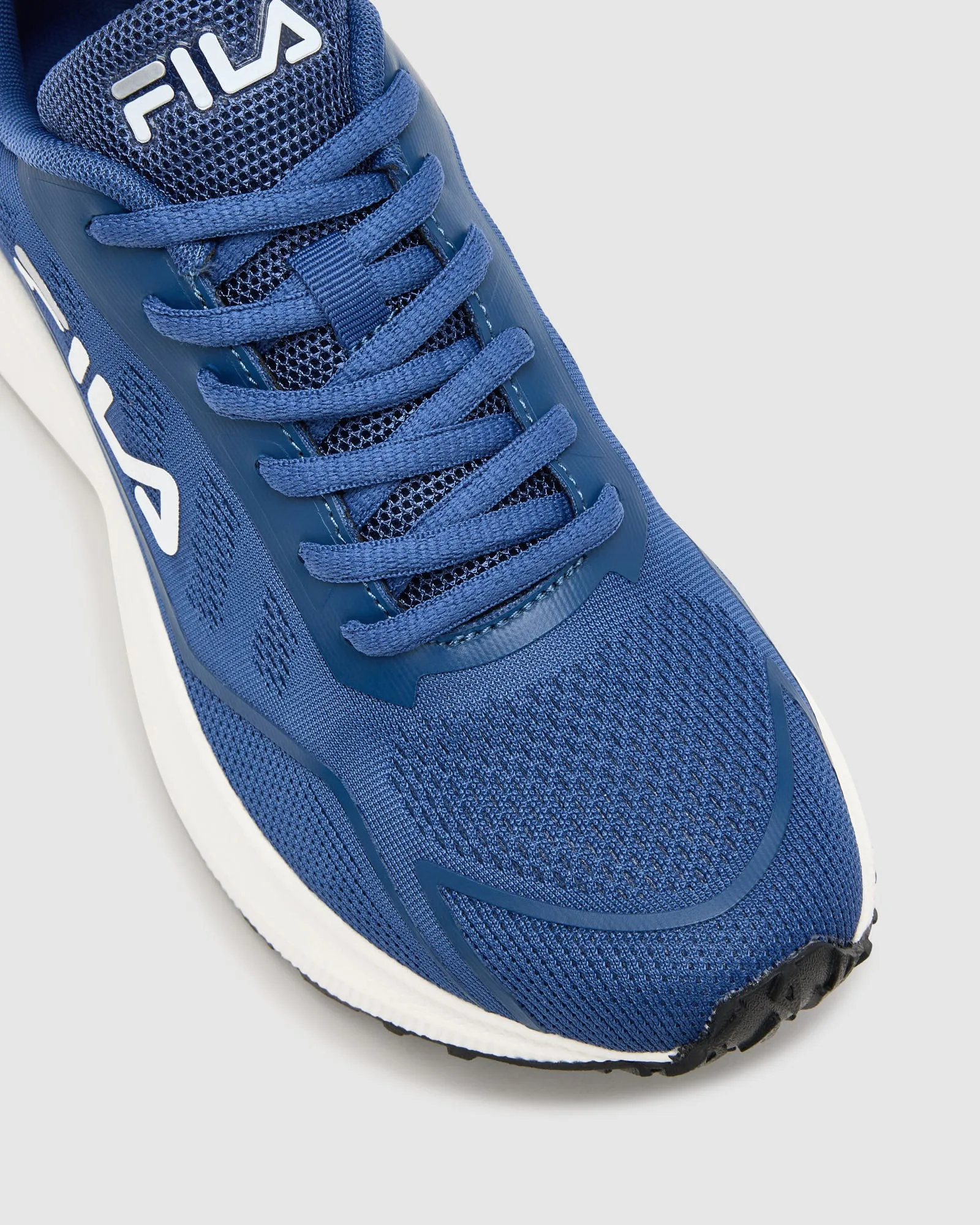 tassel - decorated running gear running in a volleyball court area shoes Men's FILA Circeo