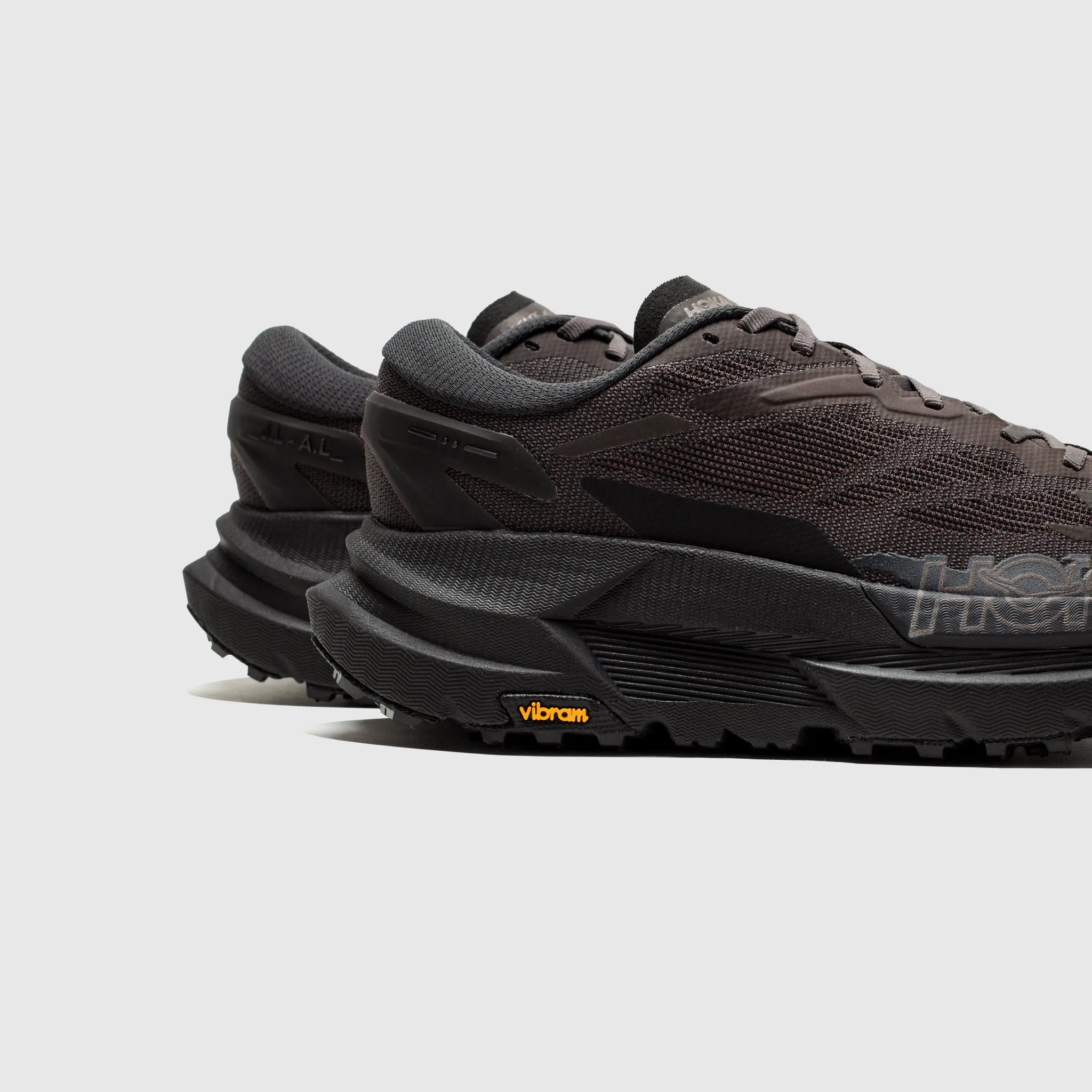 J.L-A.L X U MAFATE Curve Hug Smooth Soles