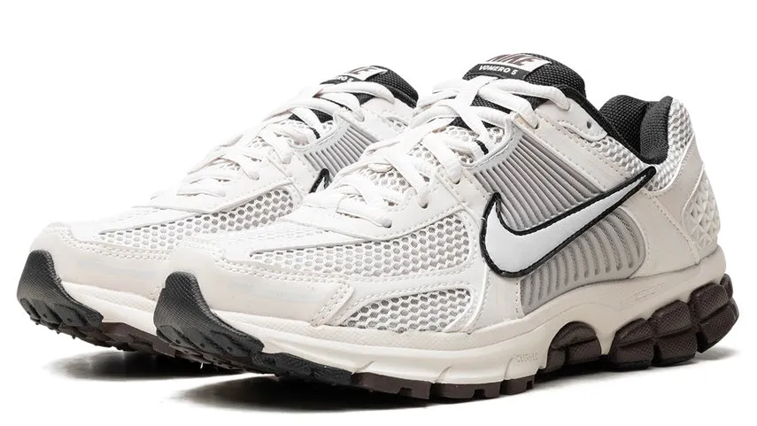 Abrasion resistant Nike Zoom Vomero 5 Phantom Light Iron Ore