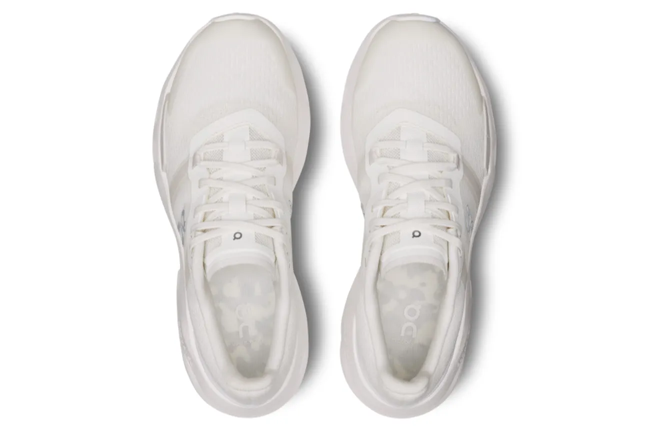 Strong Step Path Free On Running Cloudpulse White Frost (W)