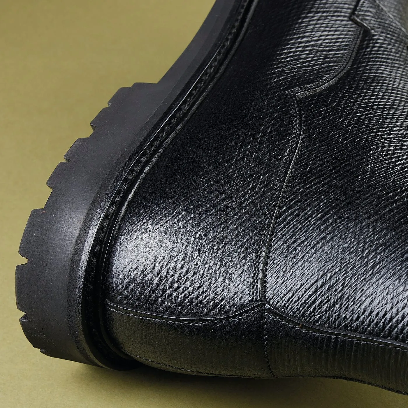 Grizedale Black Russian Grain Modern Lines