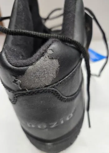 Cushioned Insole Horace -- Split Sole Tap Sneaker -- Black