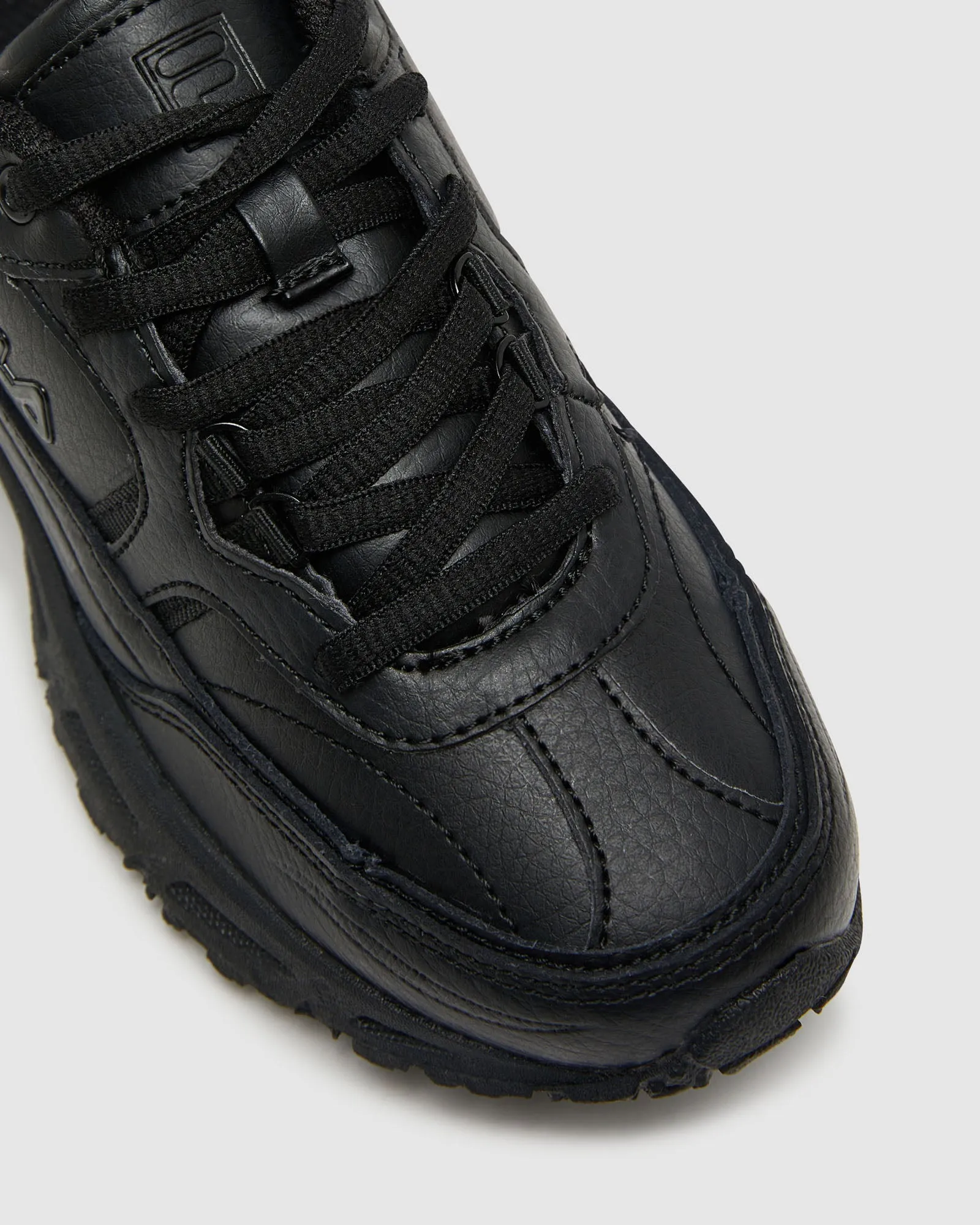 Kid's Fila Graduate treadmill running shoes wide - toe - box