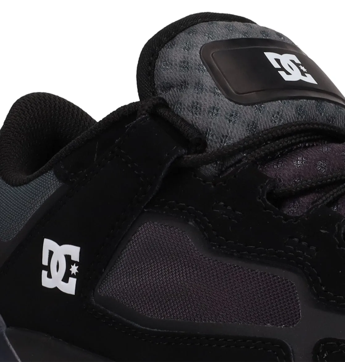 Men's DC Metric Le Shoes Plush Lining Grippy Outsole