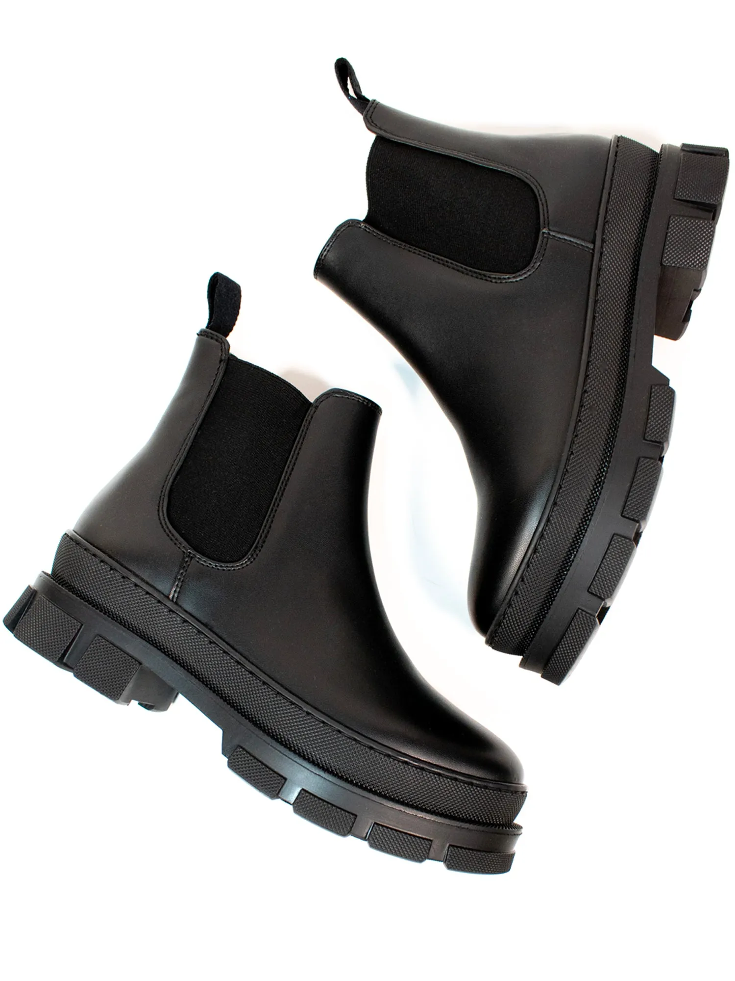 Comfortable Design Reinforced heel Luxe Track Sole Chelsea Boots