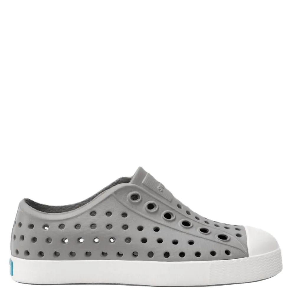 Native Kids Jefferson in Pigeon Grey/ Shell White heel cup