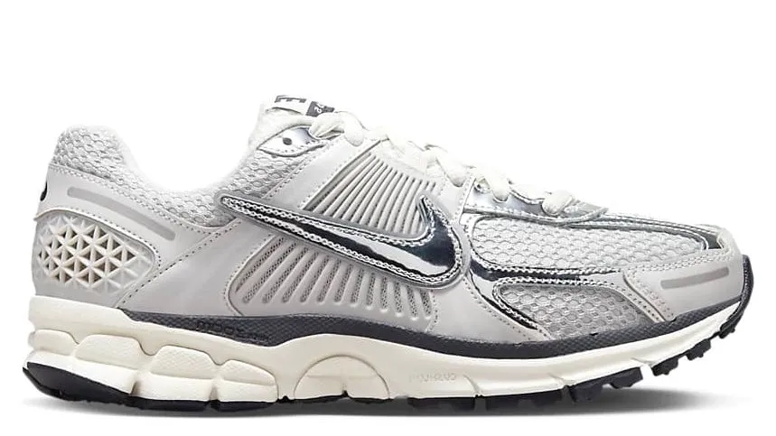 Polish Look Nike Zoom Vomero 5 Photon Dust Metallic Silver