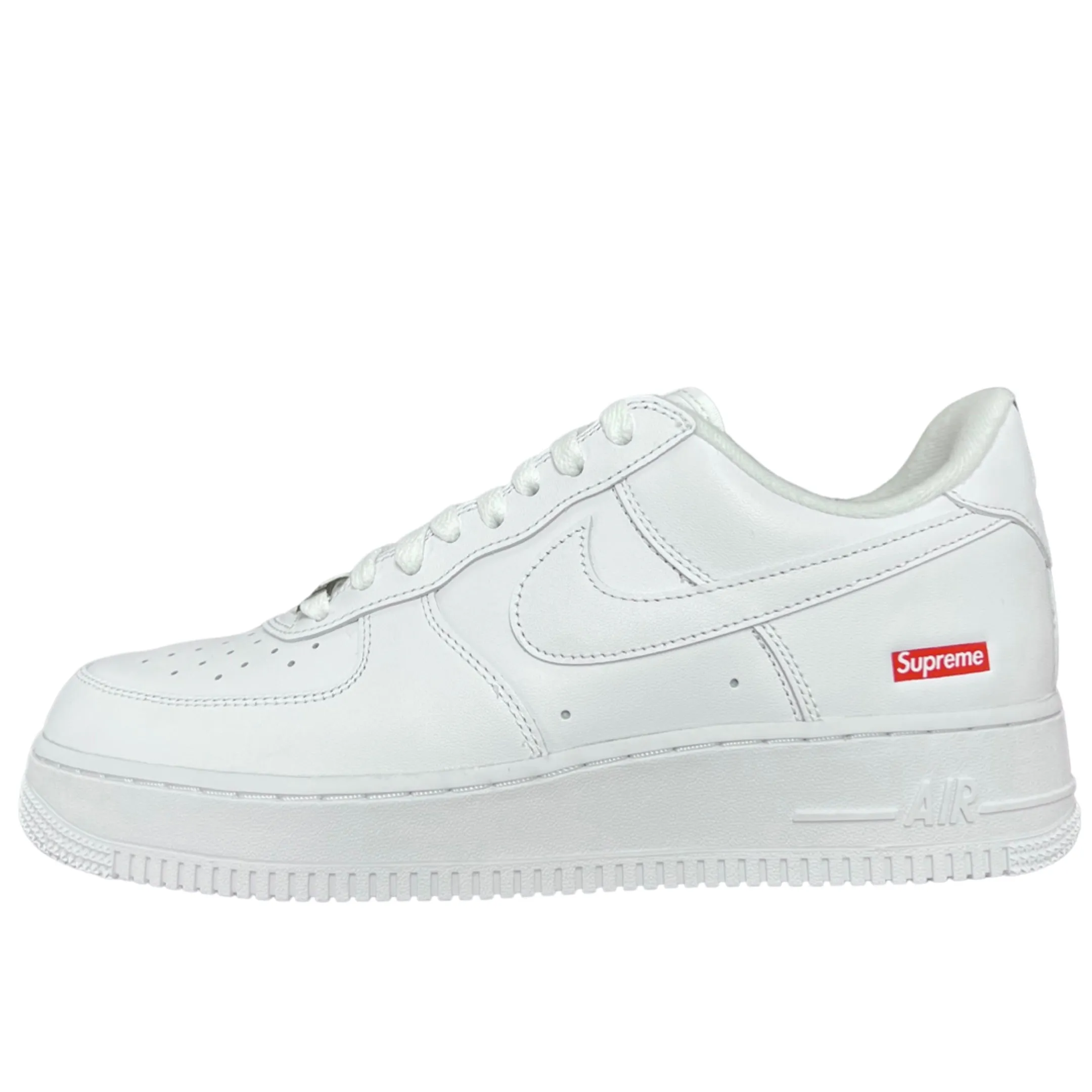 Chic Fit Nike Air Force 1 Low Supreme White