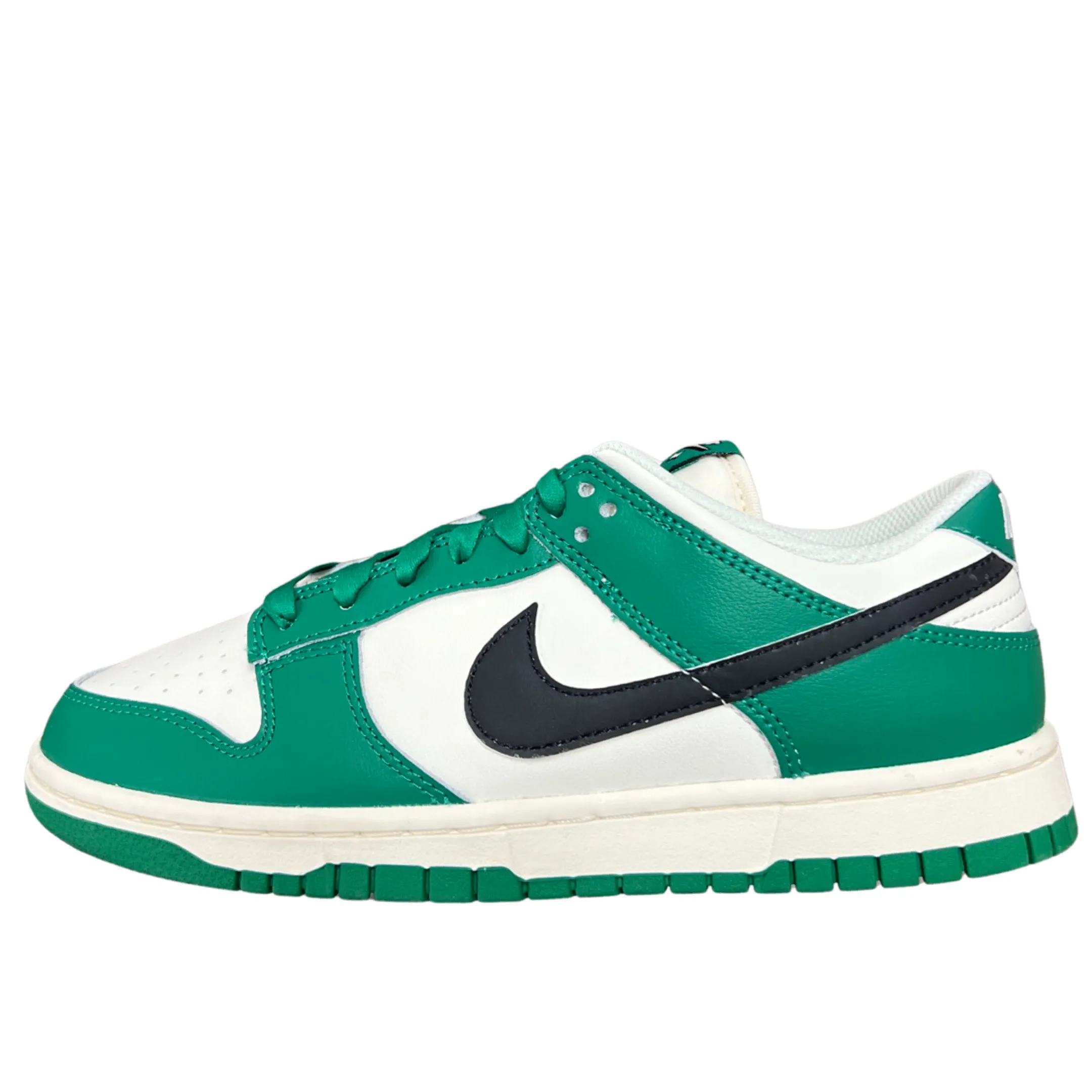 Soft Neutral Team Match Nike Dunk Low SE Lottery Pack Malachite Green