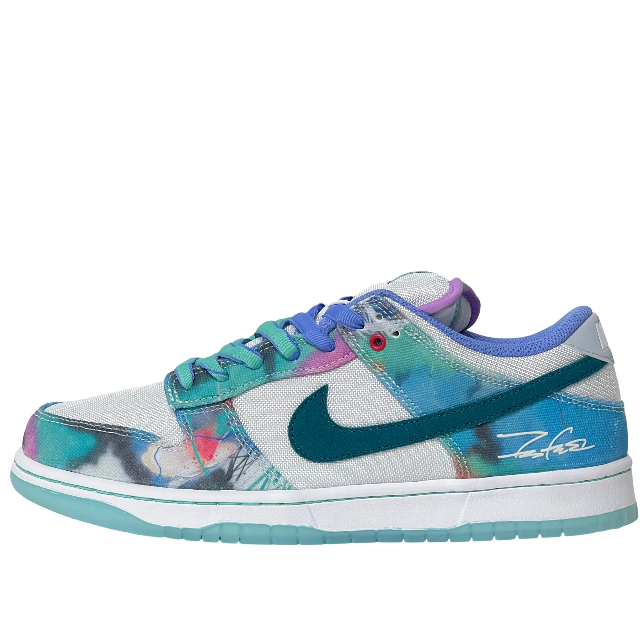 Ultra Light Airport Travel Photo Glam Nike SB Dunk Low Futura Bleached Aqua