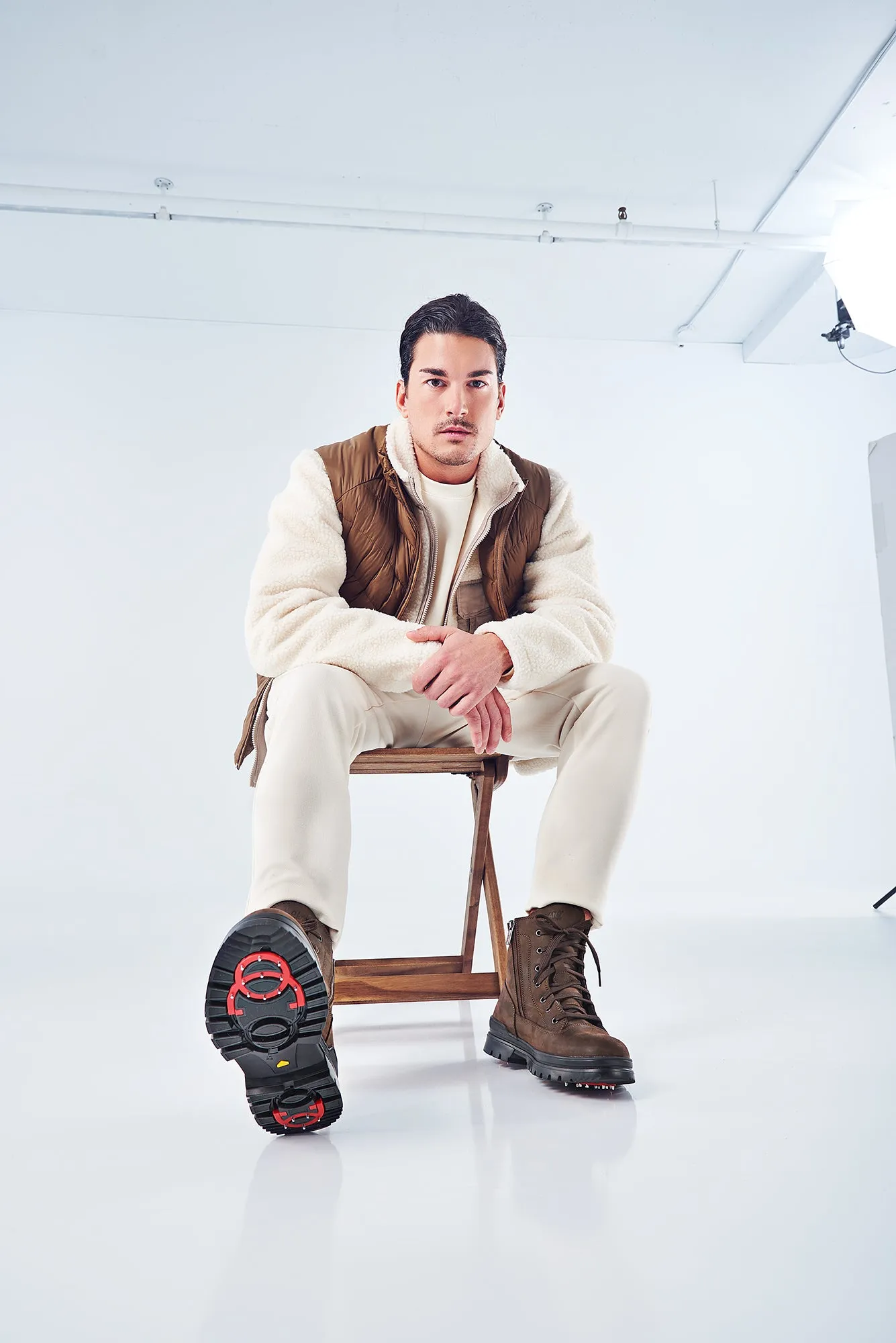 OLANG VICK Lightweight Bold Red