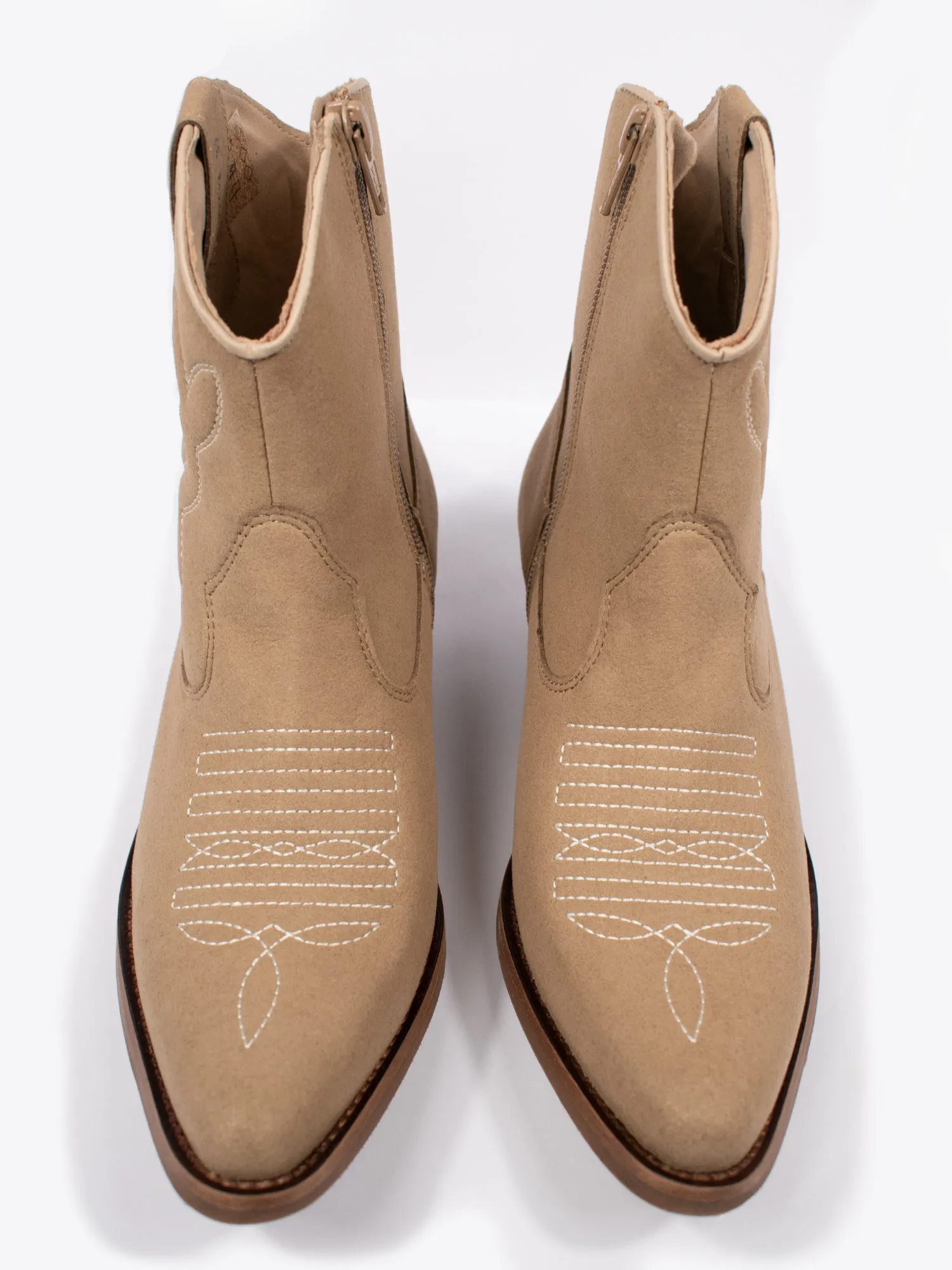 Flexible Movement Low Western Boots