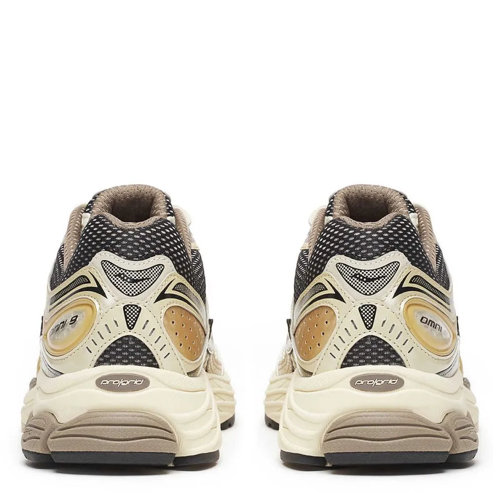 Spanish Bold Snow Ride Saucony Men's ProGrid Omni 9 in Gold
