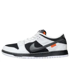 Nike SB Dunk Low TIGHTBOOTH All Terrain Urban Walkers