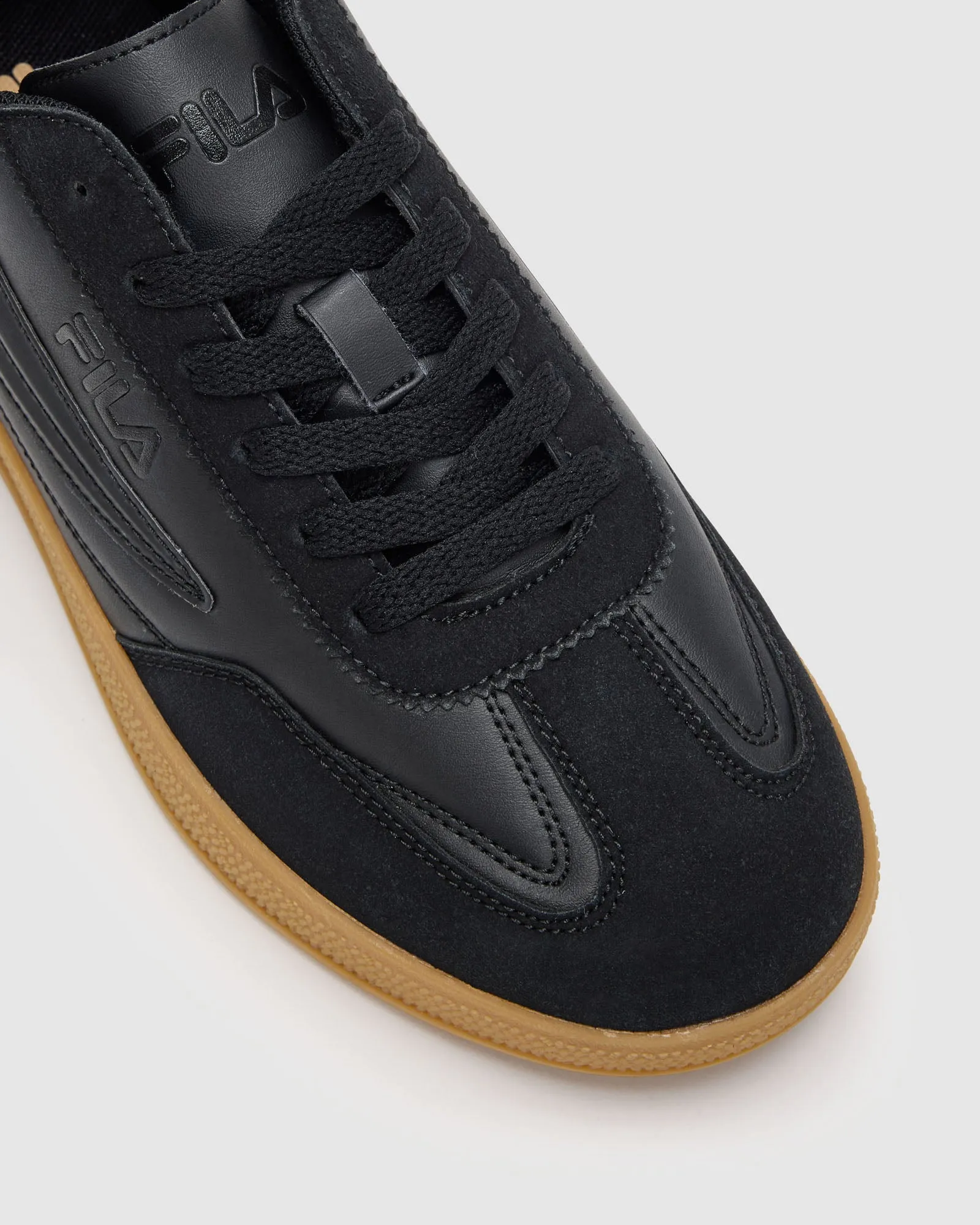 Unisex FILA Lupari BreathableMesh running in a steel bridge area shoes